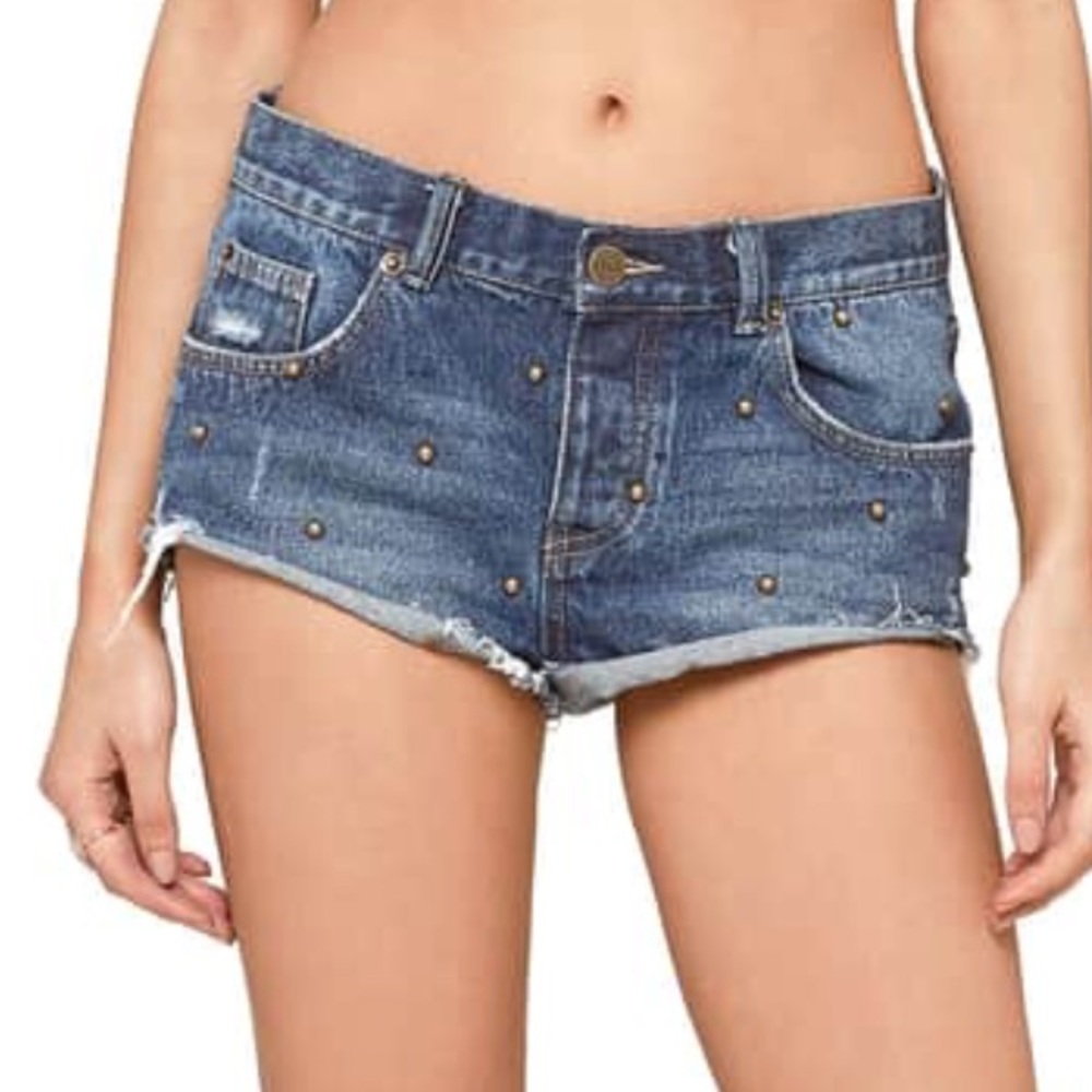 NWT! Amuse Society denim cutoff studded shorts 27